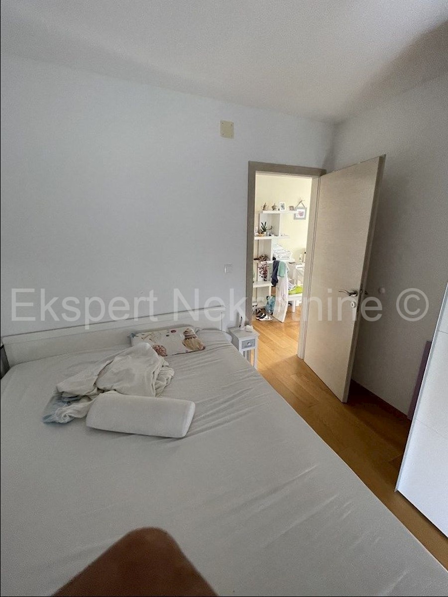 Apartmán Na prodej - SPLITSKO-DALMATINSKA  KAŠTELA 