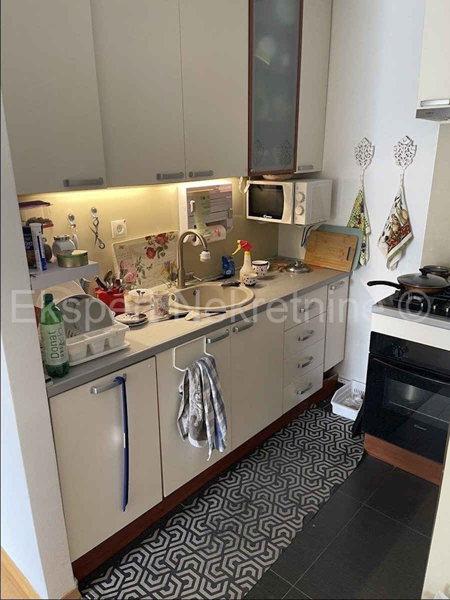 Apartmán Na prodej - SPLITSKO-DALMATINSKA  KAŠTELA 