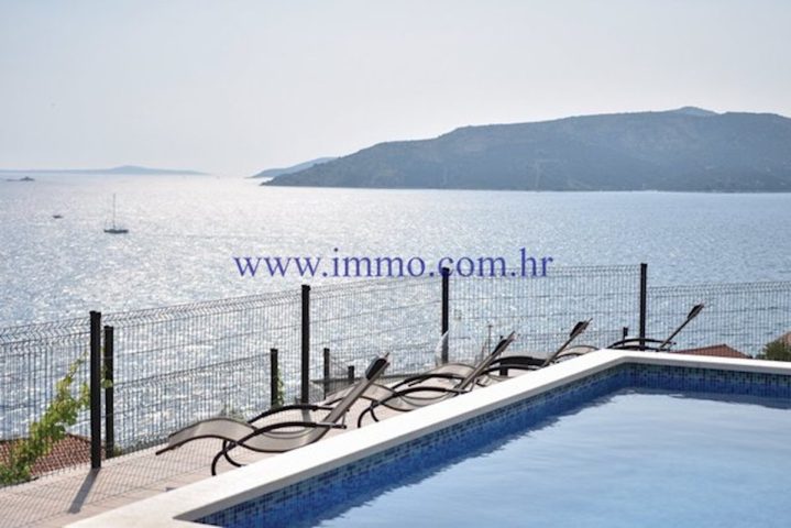 House for sale 325 m² – Trogir
