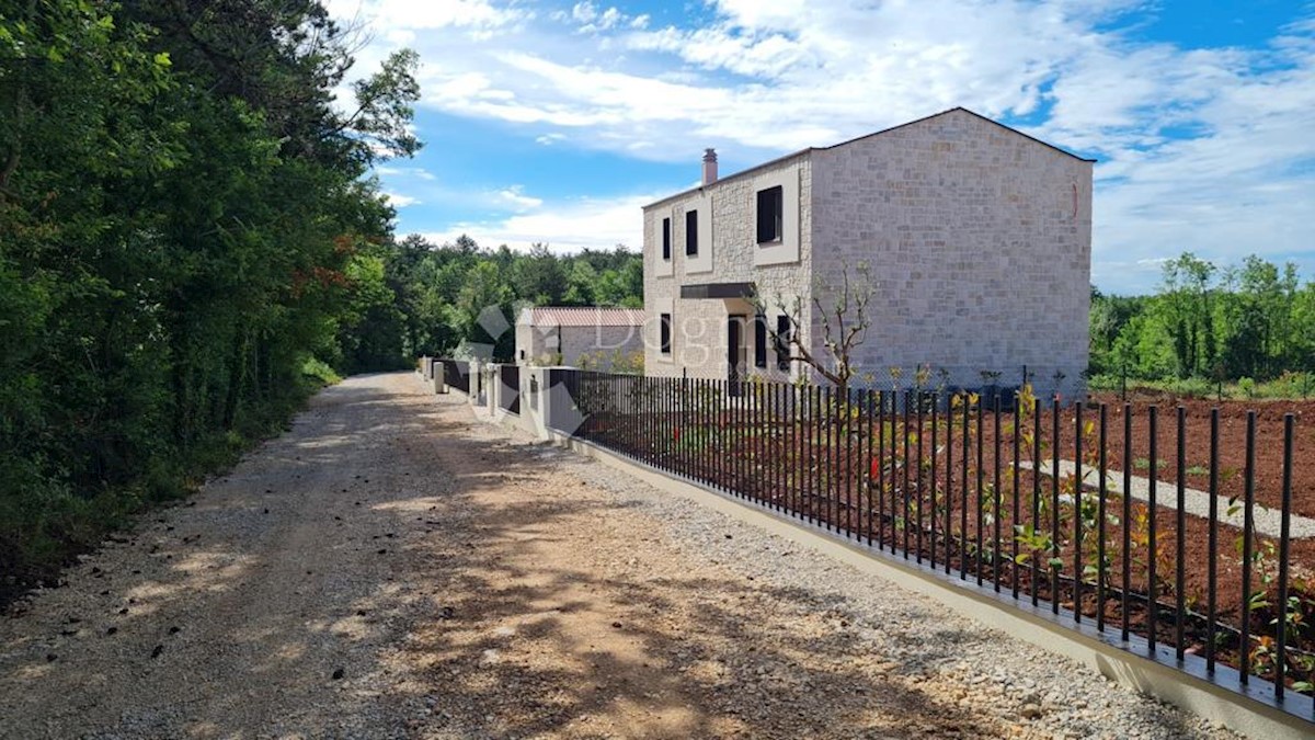 Casa In vendita MAJKUSI