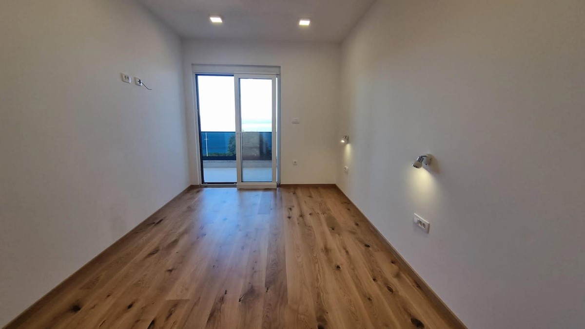 Hiša Na predaj - PRIMORSKO-GORANSKA  CRIKVENICA 