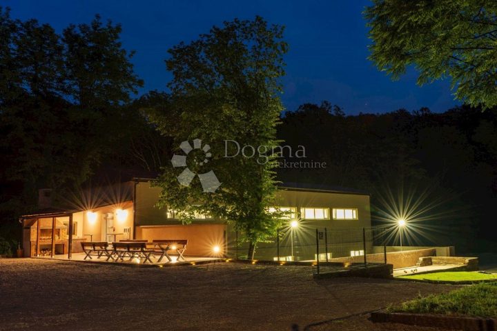 Business premises For sale - Primorsko-goranska Jelenje - foto 3/5
