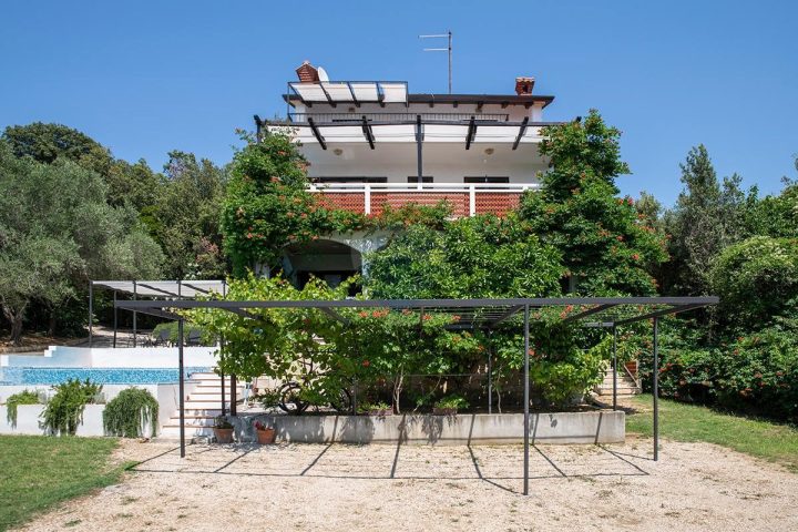 Hiša na predaj 304 m² – Supetarska Draga