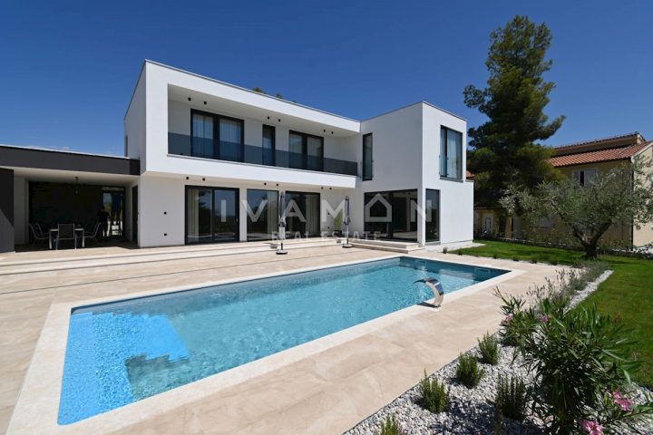 Kuća na prodaju 320 m² – Poreč