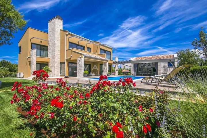 Kuća na prodaju 325 m² – Poreč