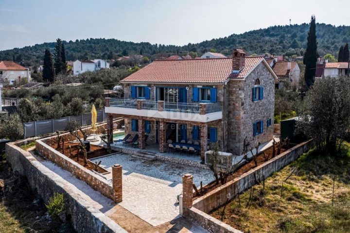 Kuća na prodaju 300 m² – Ždrelac