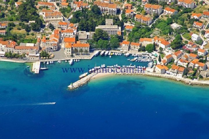 Business premises for sale 7000 m² – Bol