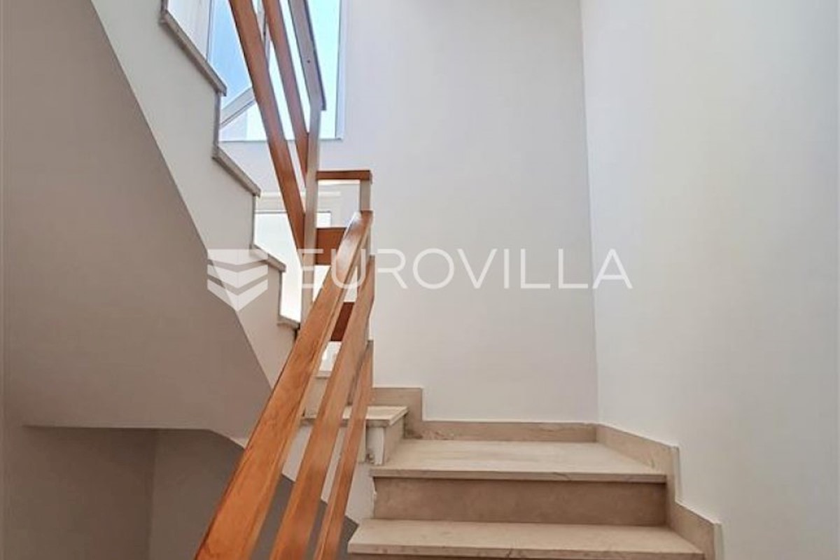 Apartment Zu verkaufen - SPLITSKO-DALMATINSKA  BRAČ 