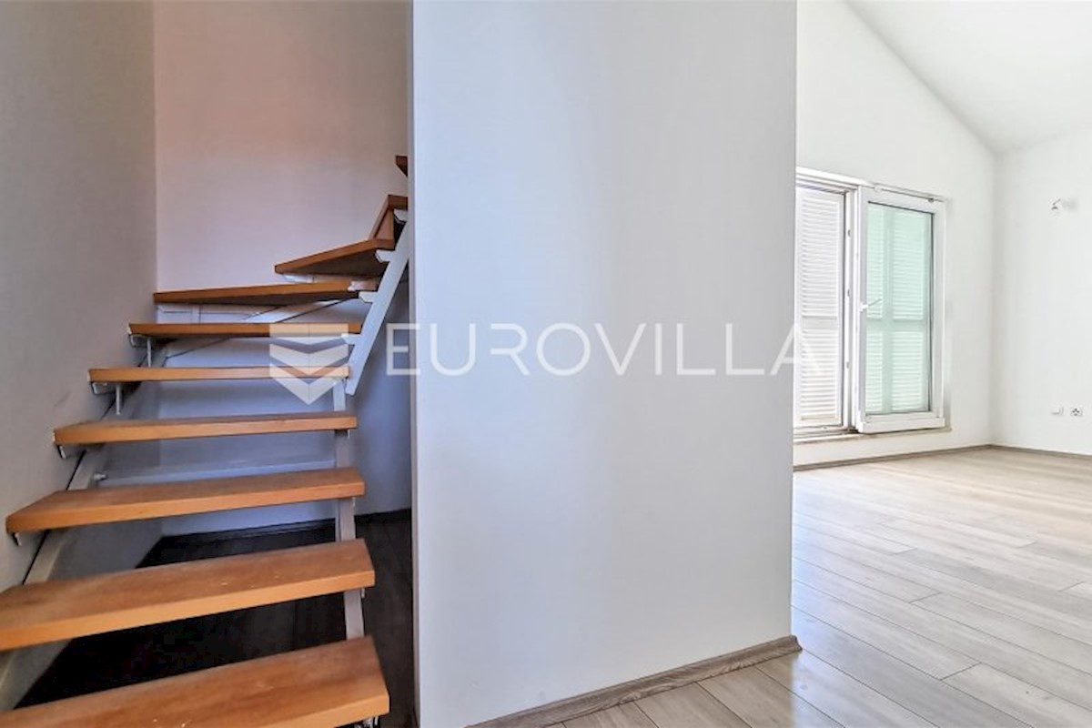 Apartment Zu verkaufen - SPLITSKO-DALMATINSKA  BRAČ 