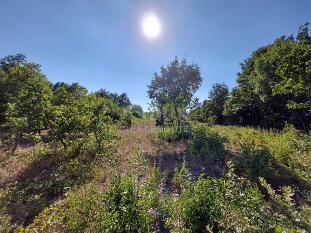 Działka na sprzedaż 1676 m² – Žminj