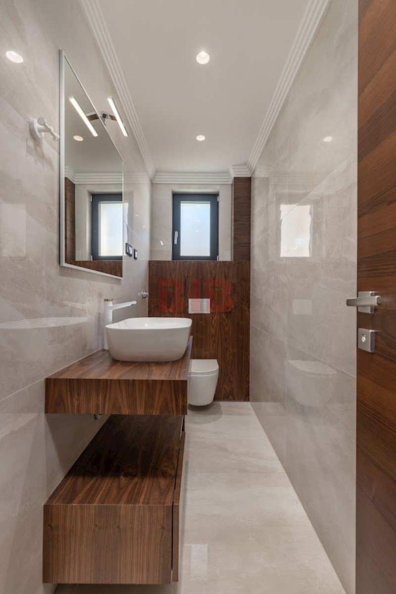 Apartma Na predaj - PRIMORSKO-GORANSKA  KRK 