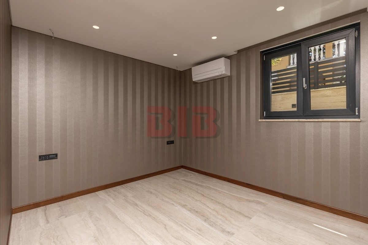 Apartma Na predaj - PRIMORSKO-GORANSKA  KRK 