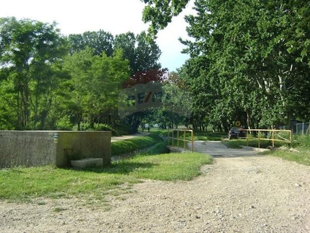 Land for sale 999 m² – Baška