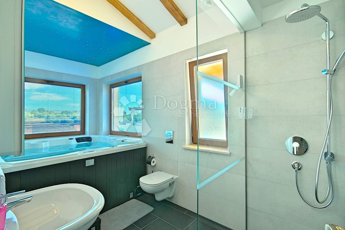 House For sale - ISTARSKA NOVIGRAD