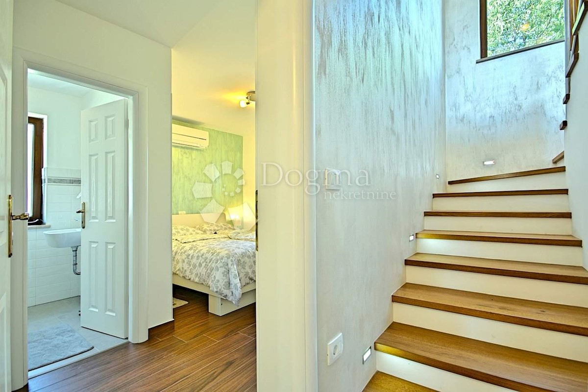 House For sale - ISTARSKA NOVIGRAD