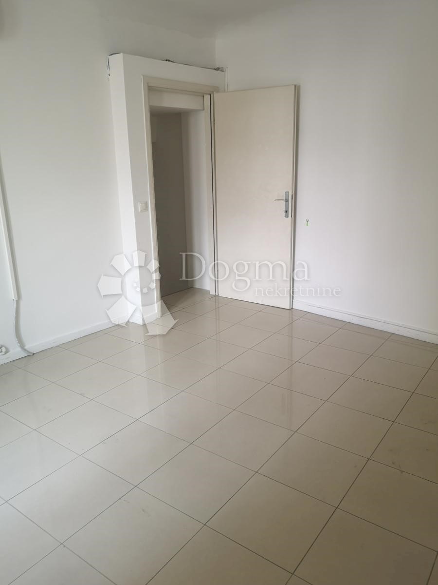 Business premises For rent - PRIMORSKO-GORANSKA  RIJEKA 
