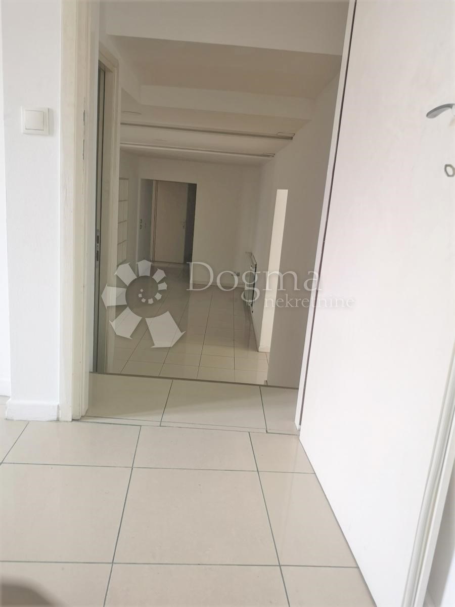 Business premises For rent - PRIMORSKO-GORANSKA  RIJEKA 