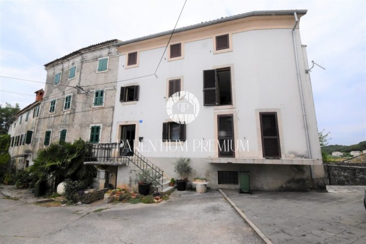 Dom na predaj 370 m² – Momjan