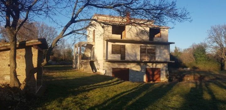 Kuća na prodaju 470 m² – Šišan