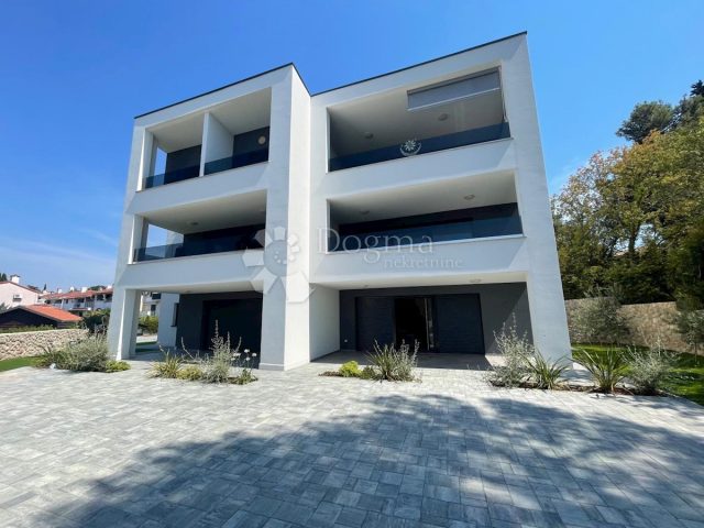 Kuća na prodaju 510 m² – Malinska