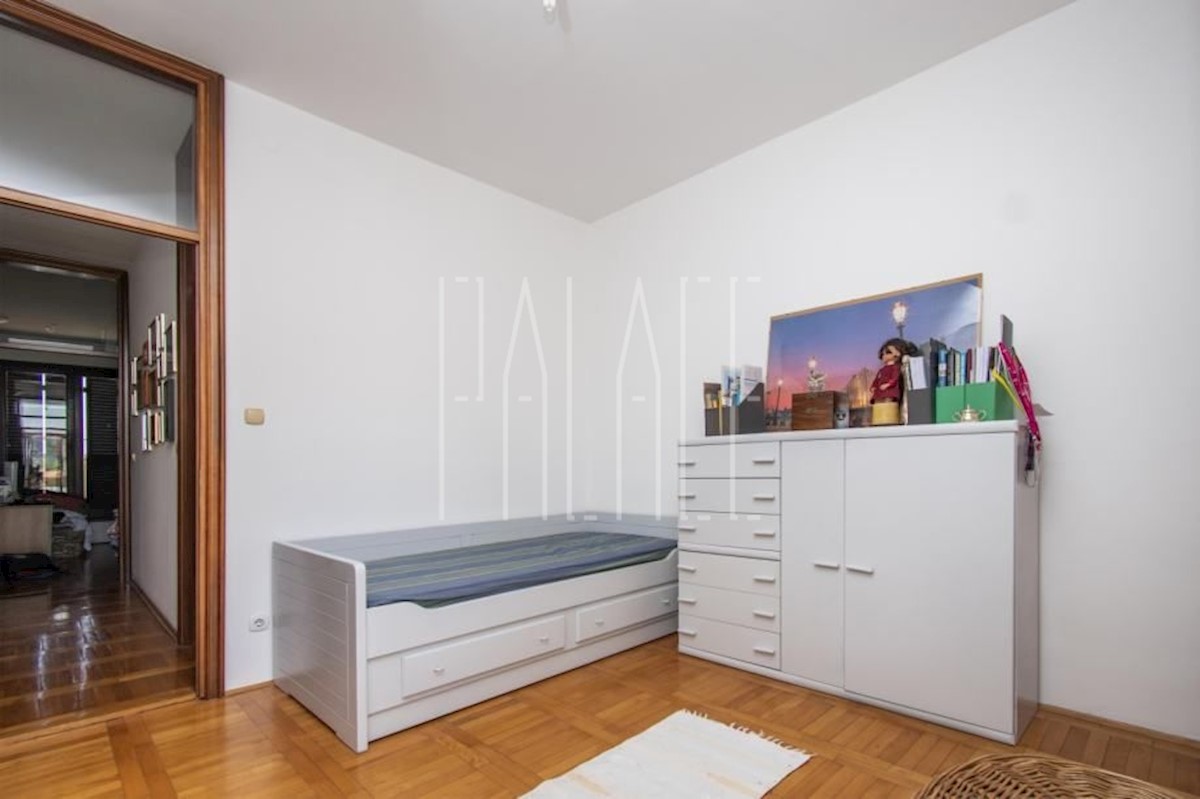 Apartmán Na predaj - ŠIBENSKO-KNINSKA  ŠIBENIK 