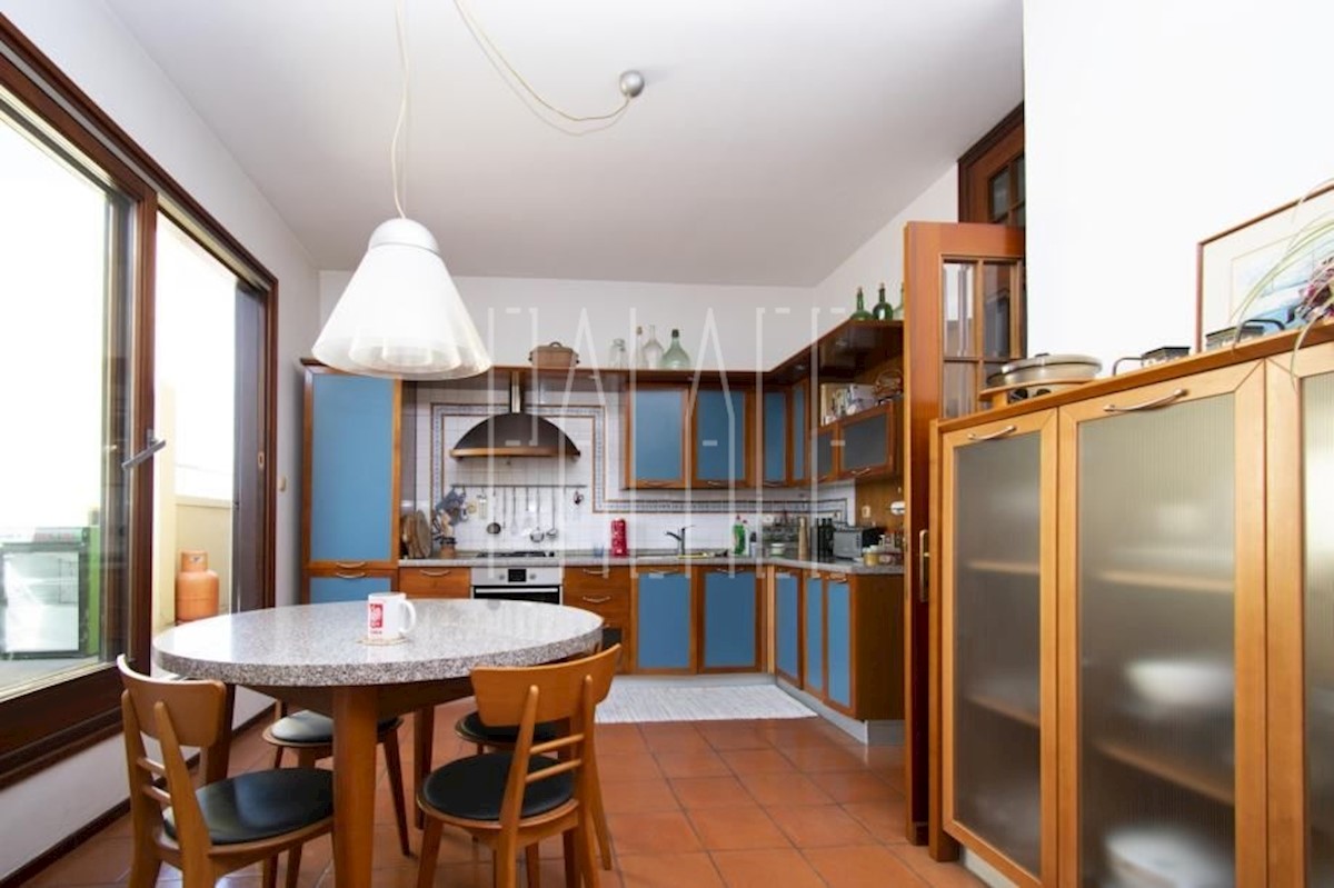 Apartmán Na predaj - ŠIBENSKO-KNINSKA  ŠIBENIK 