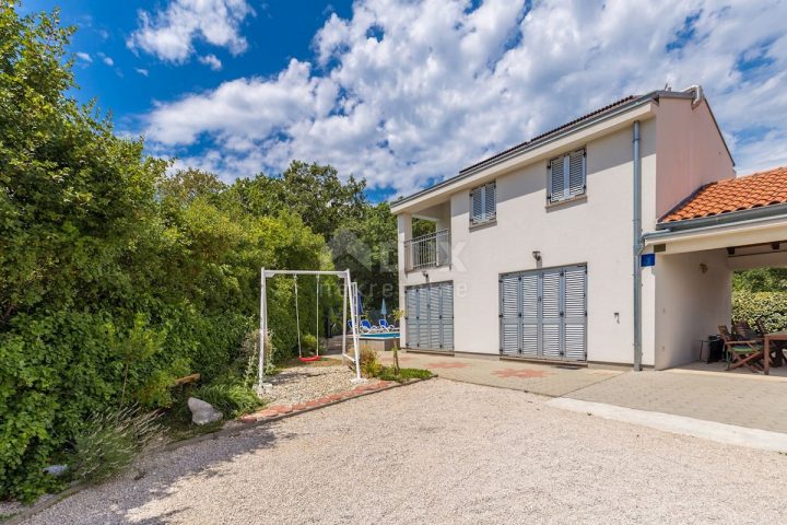 Kuća na prodaju 200 m² – Kornić