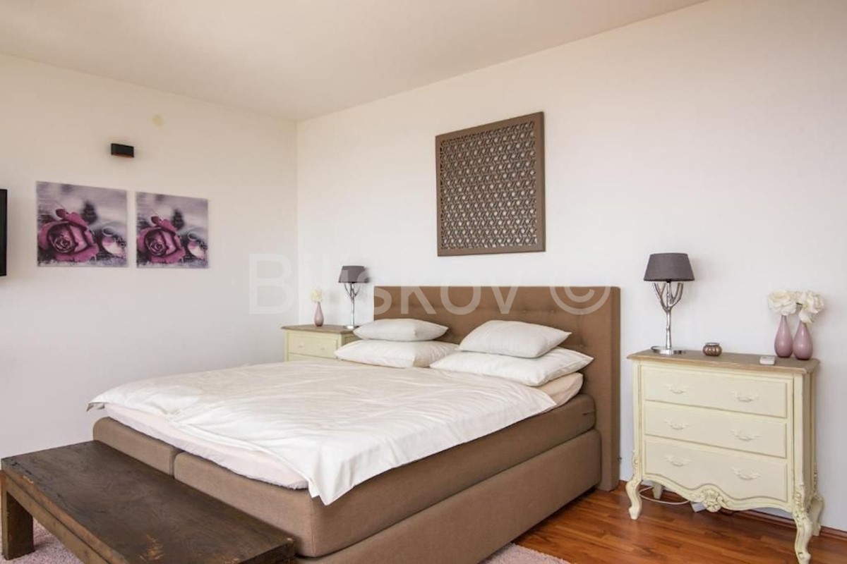 Casa In vendita - SPLITSKO-DALMATINSKA  MARINA 
