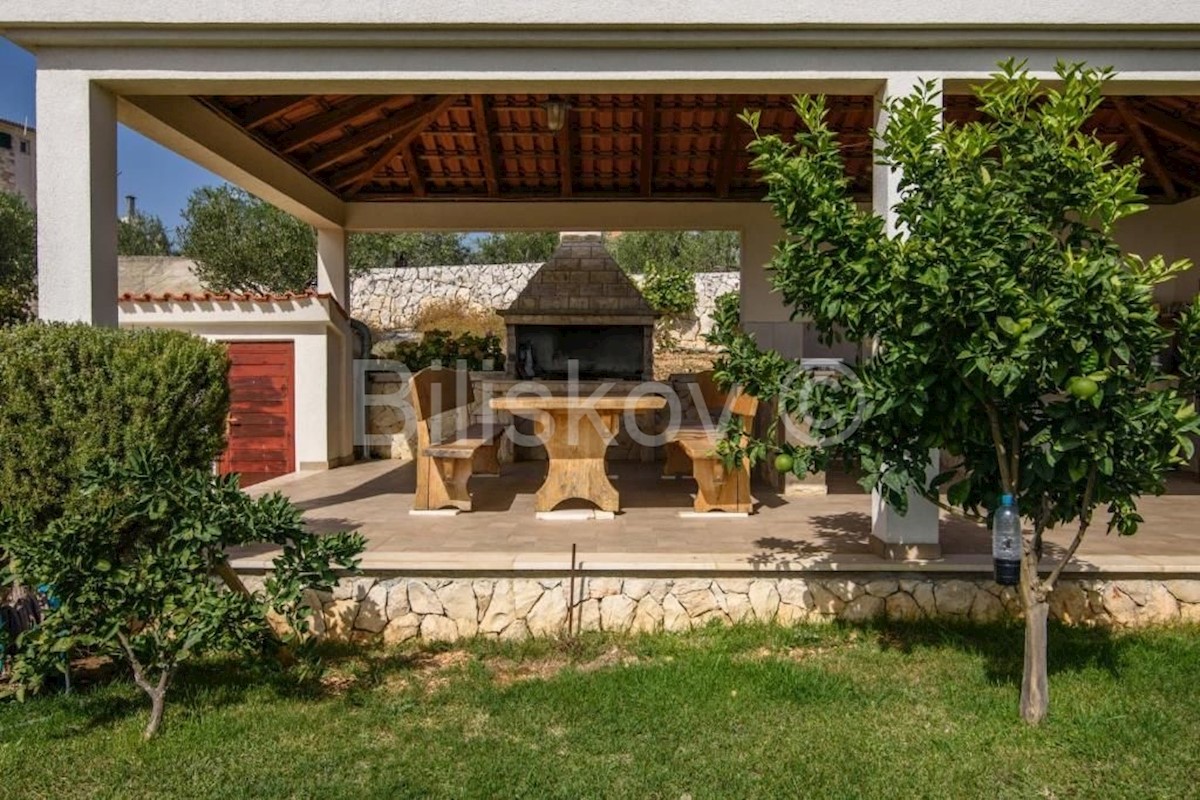 Casa In vendita - SPLITSKO-DALMATINSKA  MARINA 
