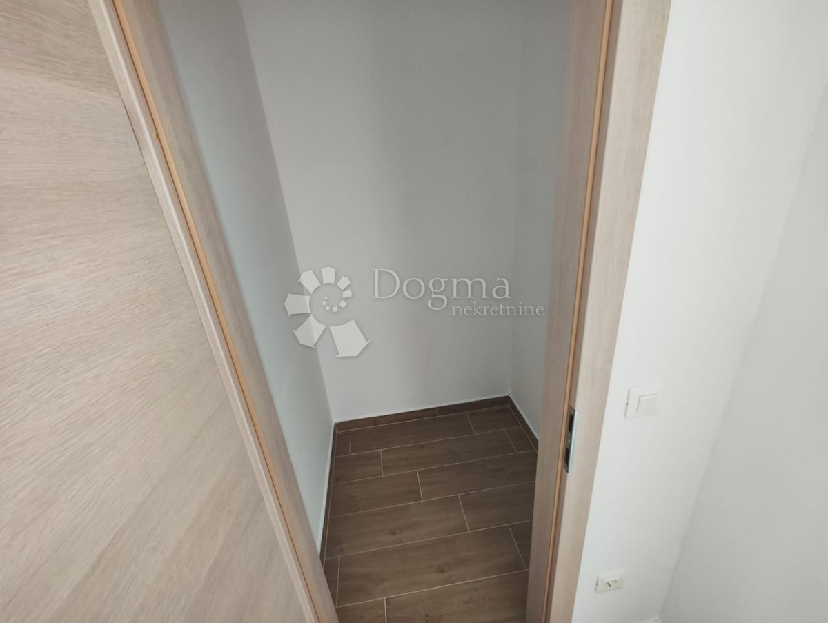 Apartmán Na predaj - ŠIBENSKO-KNINSKA  PRIMOŠTEN 