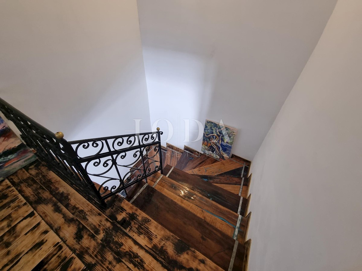 Kuća Na prodaju - PRIMORSKO-GORANSKA  VINODOLSKA OPĆINA 