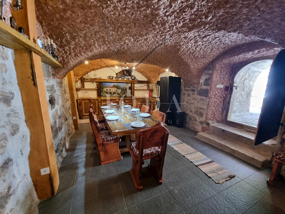 Kuća Na prodaju - PRIMORSKO-GORANSKA  VINODOLSKA OPĆINA 
