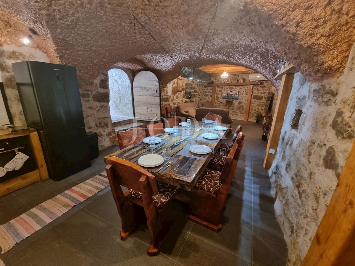 Kuća Na prodaju - PRIMORSKO-GORANSKA  VINODOLSKA OPĆINA 