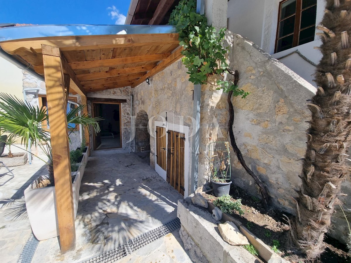 Kuća Na prodaju - PRIMORSKO-GORANSKA  VINODOLSKA OPĆINA 