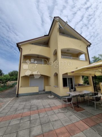 Maison à vendre 250 m² – Sveti Petar Na Moru