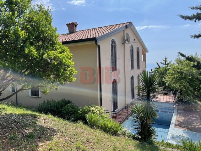 Casa in vendita 390 m² – Poljane