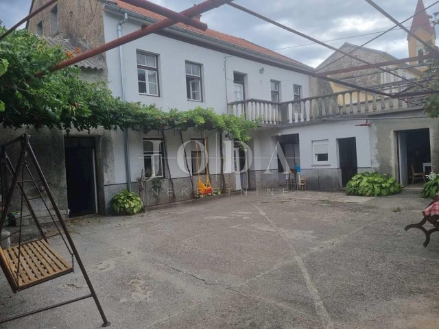 Dům na prodej 303 m² – Tribalj