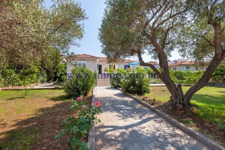 Casa in vendita 300 m² – Supetar
