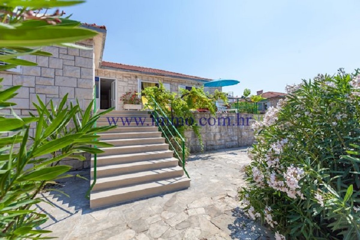 House For sale - SPLITSKO-DALMATINSKA BRAČ