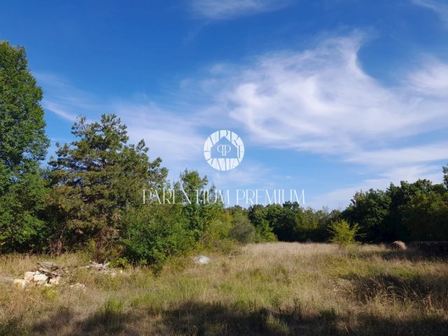 Terreno in vendita 2700 m² – Baderna