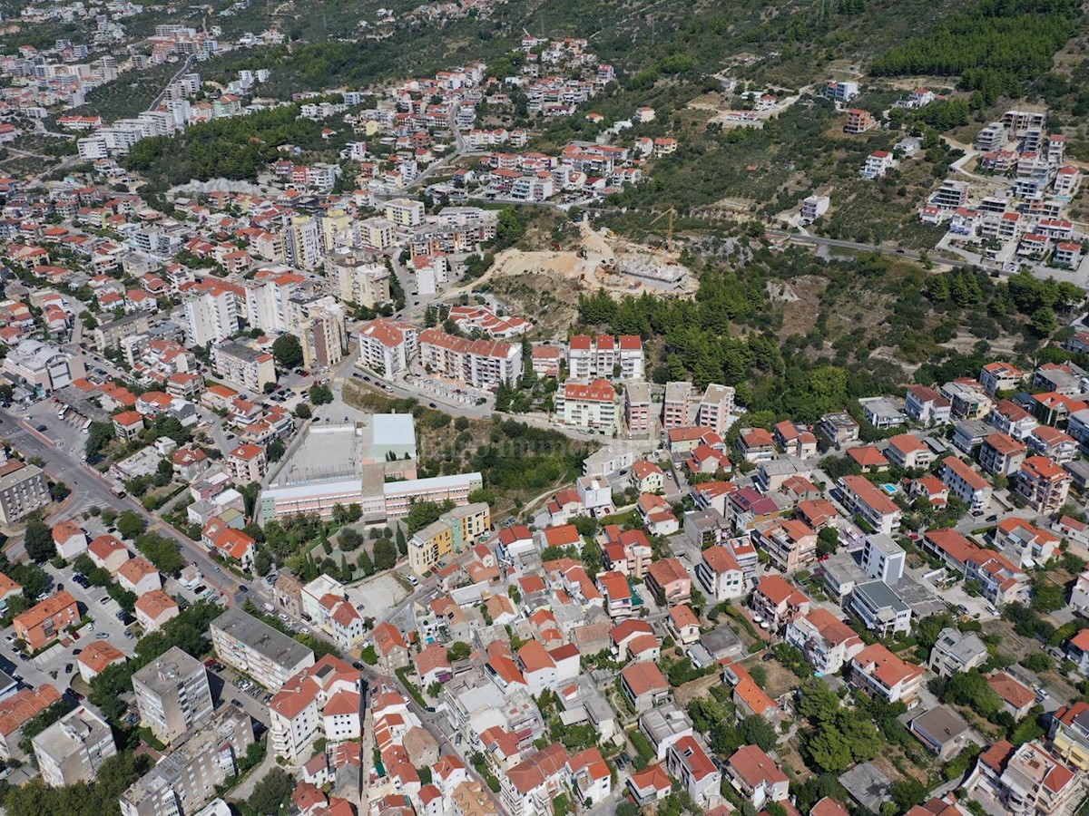 Terrain À vendre - SPLITSKO-DALMATINSKA MAKARSKA