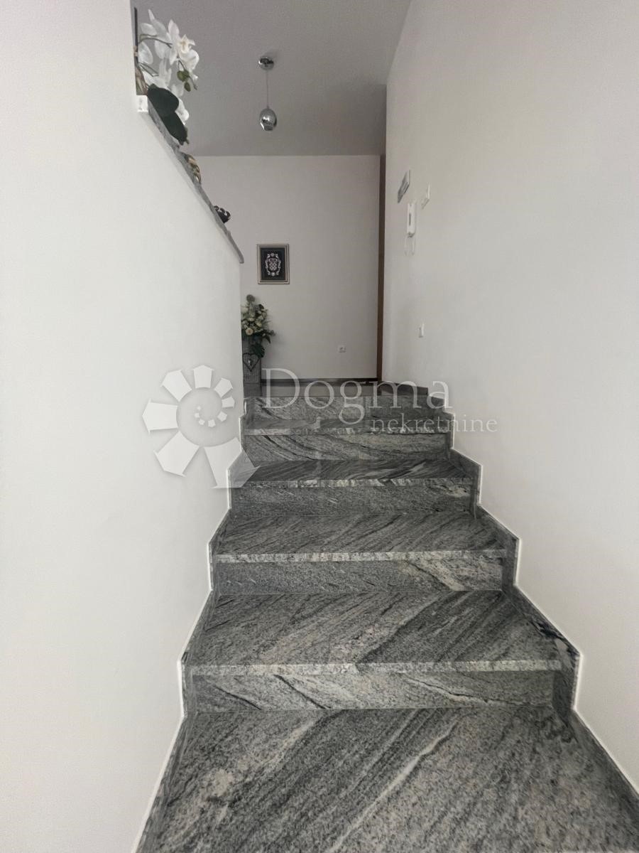 Apartment Zu verkaufen - PRIMORSKO-GORANSKA  KRK 