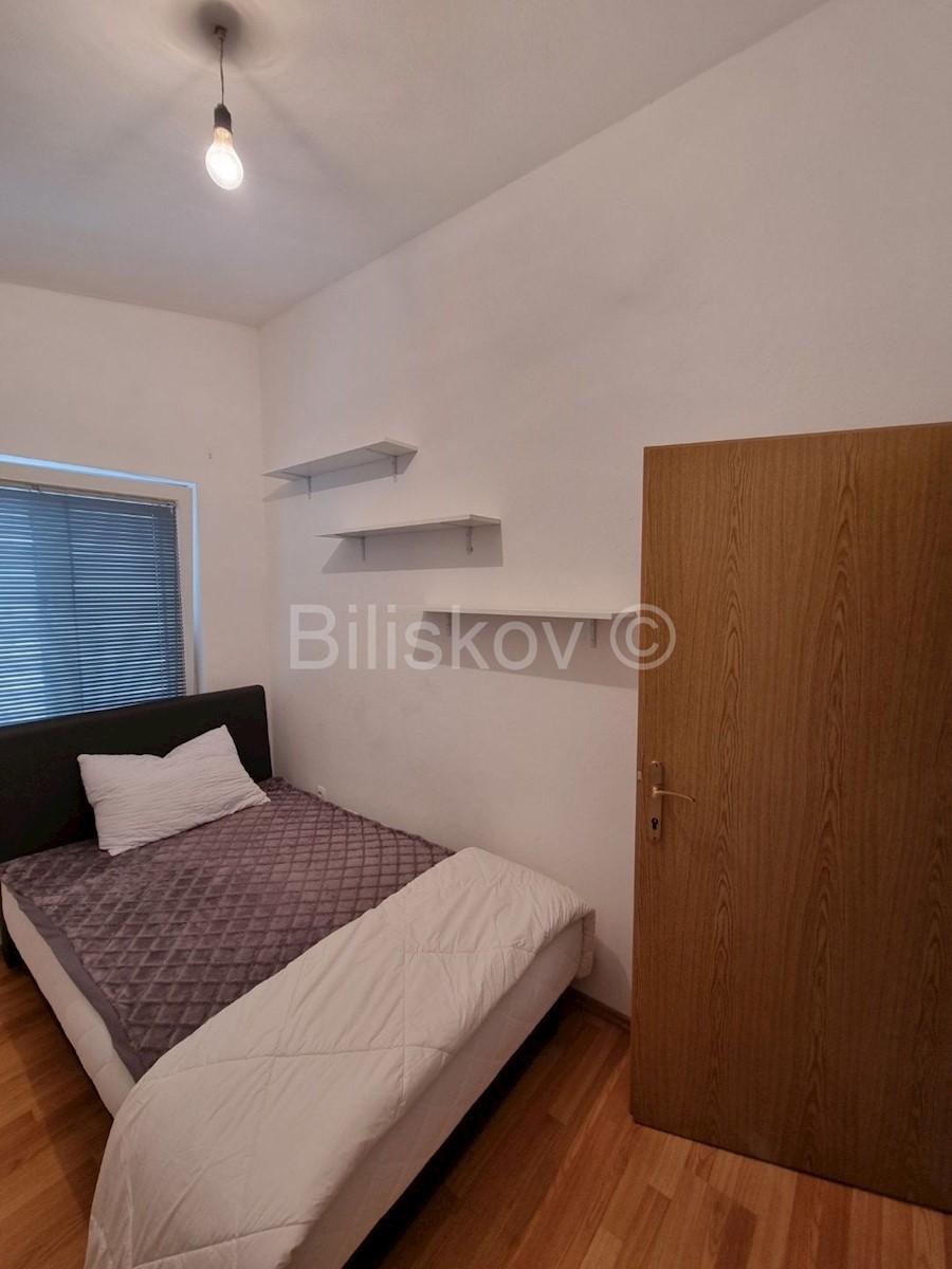 Apartma Na predaj - SPLITSKO-DALMATINSKA  KAŠTELA 