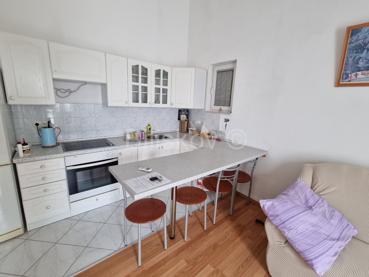 Apartma Na predaj - SPLITSKO-DALMATINSKA  KAŠTELA 