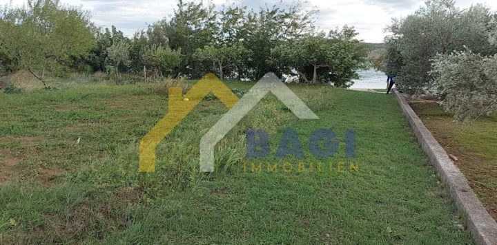 Terreno in vendita 2200 m² – Posedarje