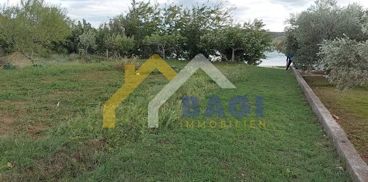 Land For sale POSEDARJE