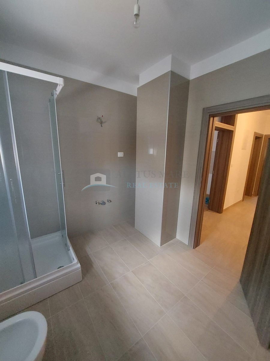 Apartma Naprodaj - ŠIBENSKO-KNINSKA  Vodice