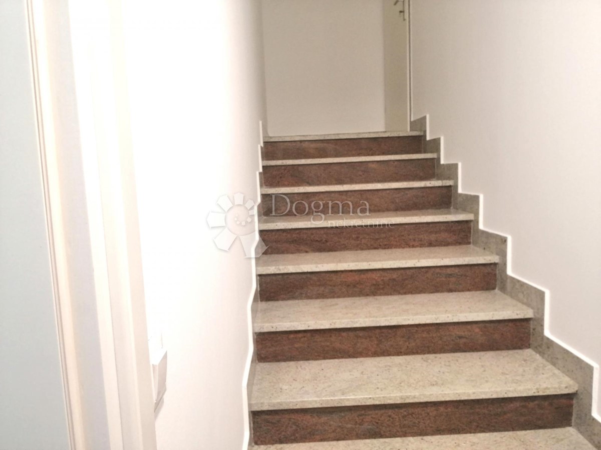 Apartma Naprodaj - GRAD ZAGREB  ZAGREB