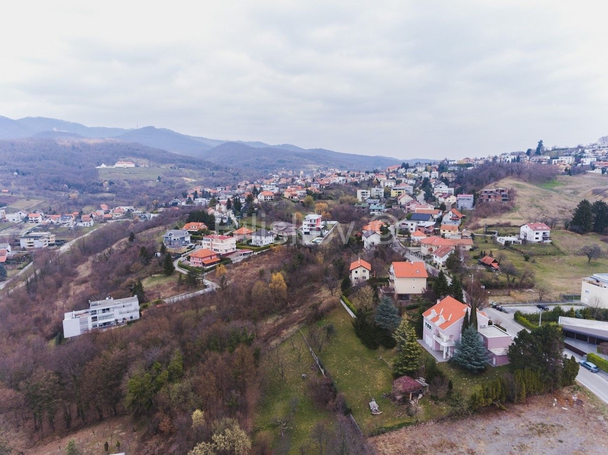Hiša Na predaj - GRAD ZAGREB  ZAGREB 