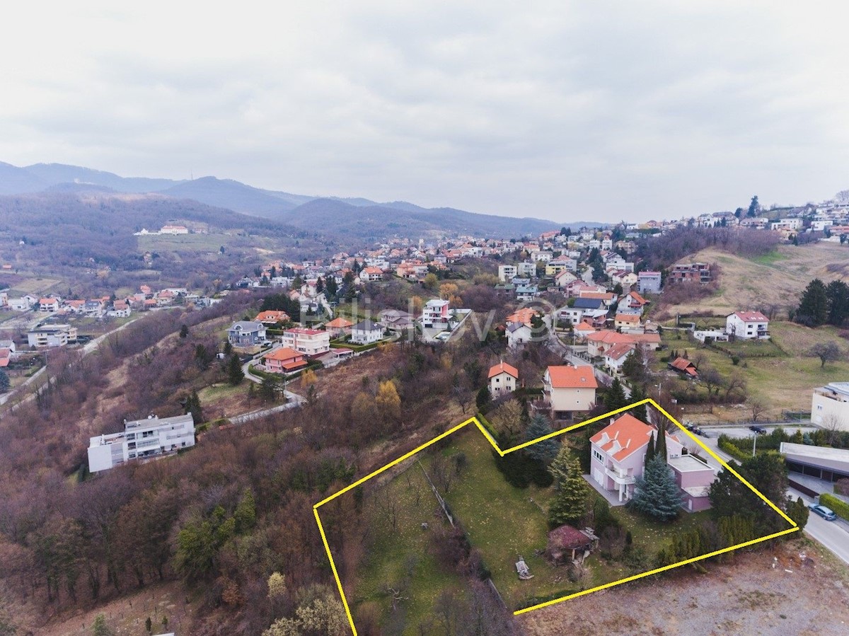 Hiša Na predaj - GRAD ZAGREB  ZAGREB 